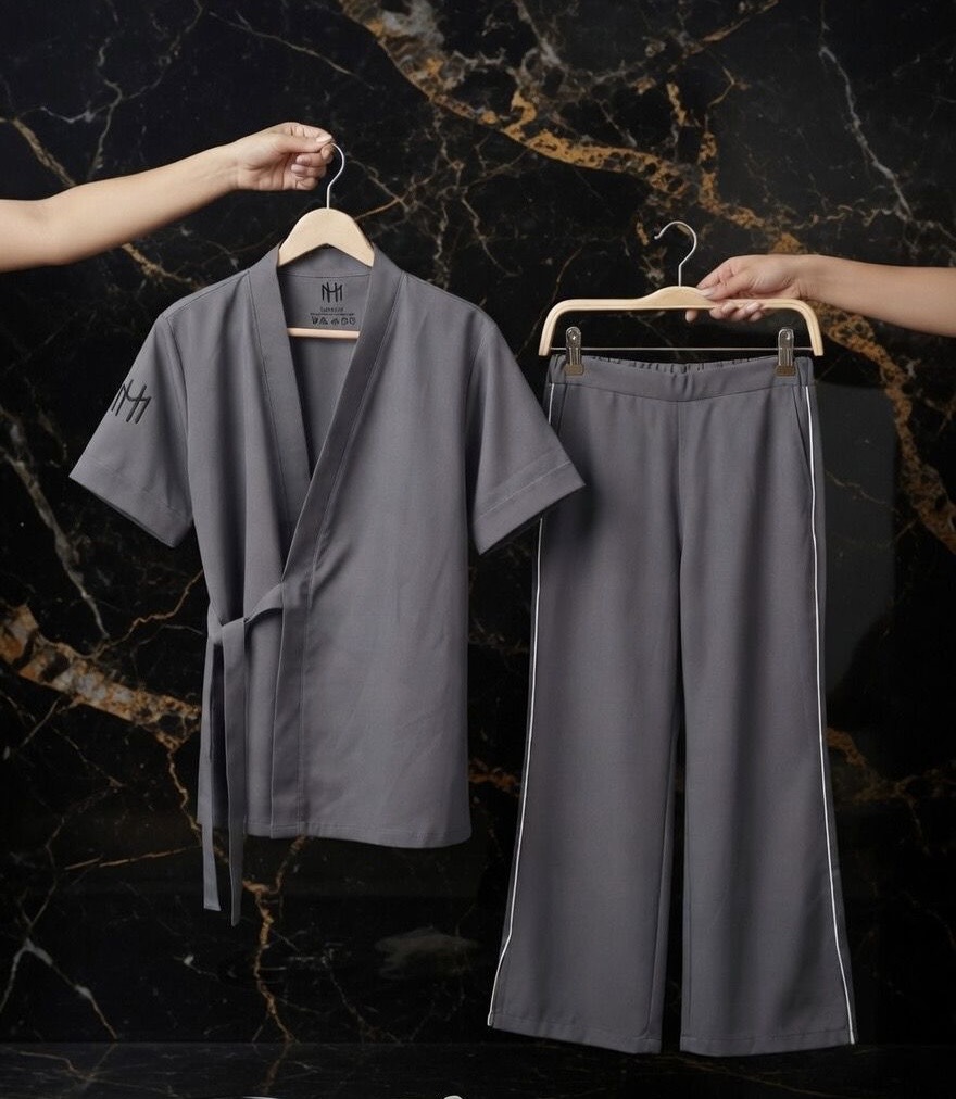 Women’s medical scrubs - Gray